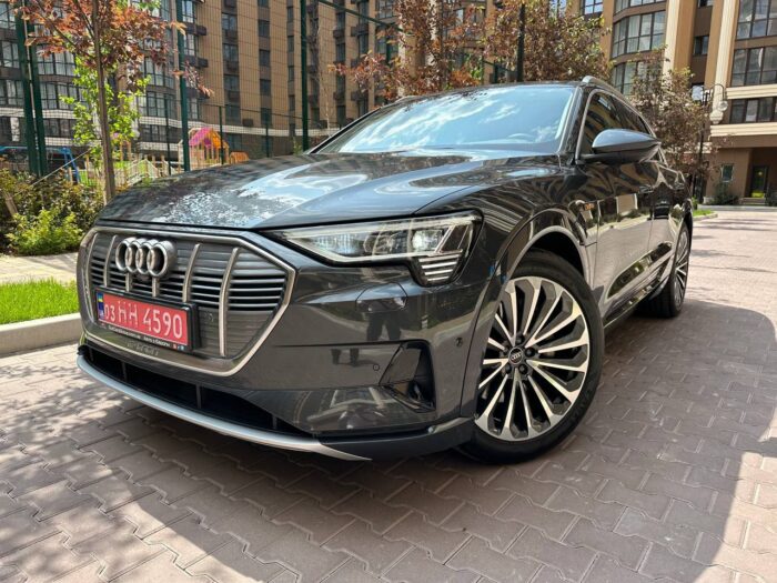Audi E-TRON 55