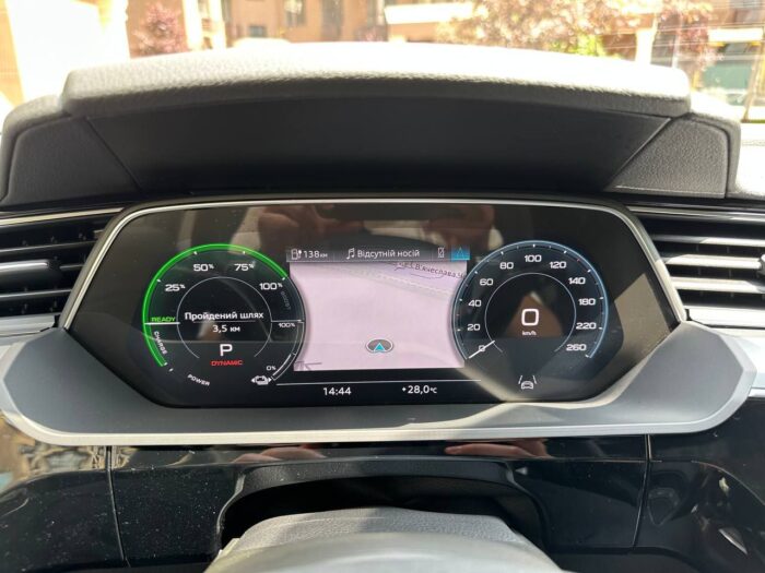 Audi E-TRON 55 - Зображення 16